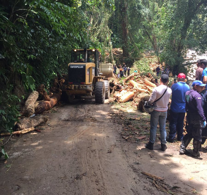 Gobierno de Aragua continúa labores para restablecer paso en sectores afectados