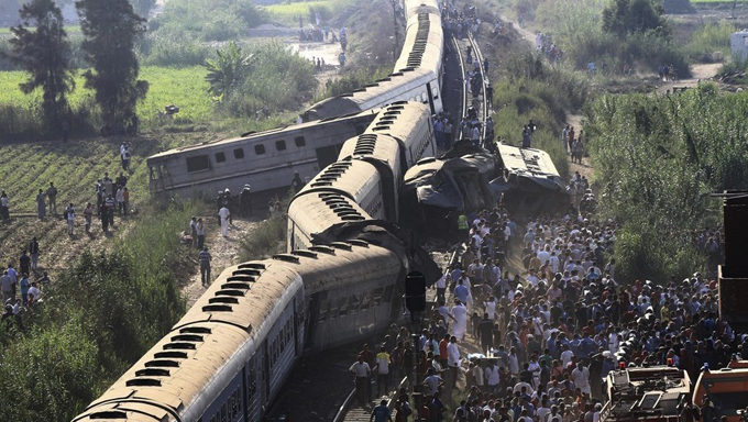 ¡Trágico! 28 muertos y 50 heridos dejó choque de trenes en Egipto