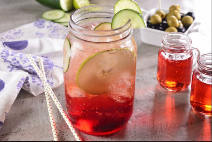¡Ideal para celebrar! Deléitate con refrescante cóctel de pera y vodka