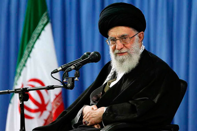 Líder supremo de Irán ratificó a Hasan Rohaní como presidente