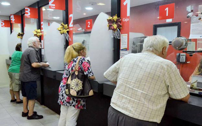 Pensiones de adultos mayores pasarán a 230 mil bolívares