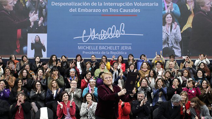 Michelle Bachelet promulgó la ley para Despenalización del Aborto