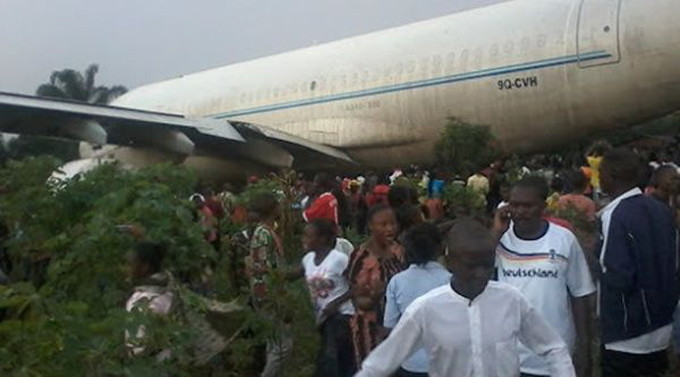 Avión militar se estrelló en RD del Congo dejando al menos 10 muertos