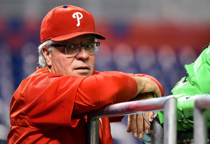 Pete Mackanin no continuará como manager de los Phillies para 2018