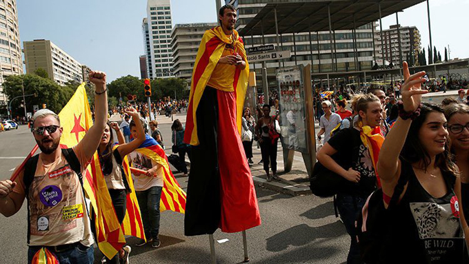 Referendo en Cataluña es convocado por más de 5 millones de personas