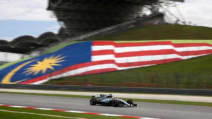 Lewis Hamilton conquistó su «pole» 70 en el GP de Malasia
