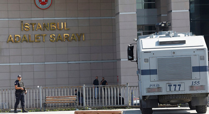 Grupos rivales enfrentados en juicio abrieron fuego en tribunal de Estambul