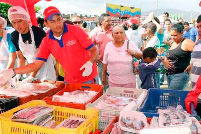 Feria Socialista del Pescado se instaló 8 estados del país