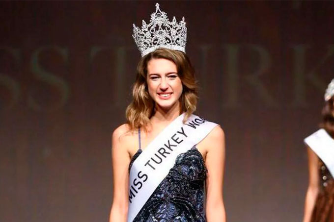 ¡OMG! Le quitaron la corona a Miss Turquía 2017 por este tuit