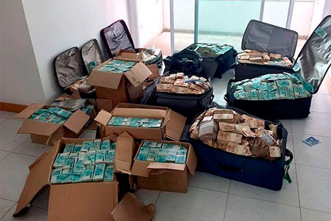Hallan maletas de dinero en apartamento usado por exministro de Michel Temer
