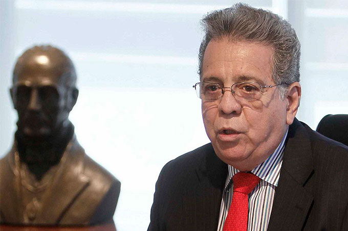 Isaías Rodríguez: medidas económicas podrían anunciarse este martes