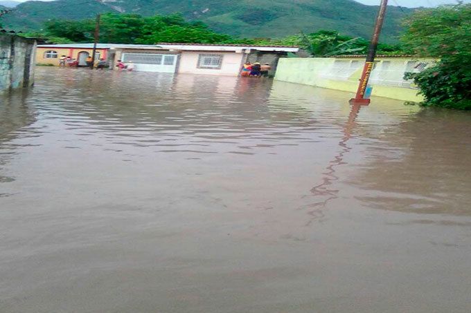 Alrededor de 120 viviendas afectadas por precipitaciones en Sucre (+fotos)