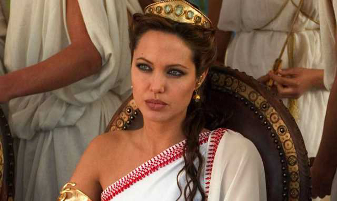 Denis Villeneuve podría dirigir la cinta «Cleopatra» de Angelina Jolie