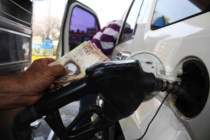 Posible aumento de gasolina estudia la Comisión de Economía de la ANC