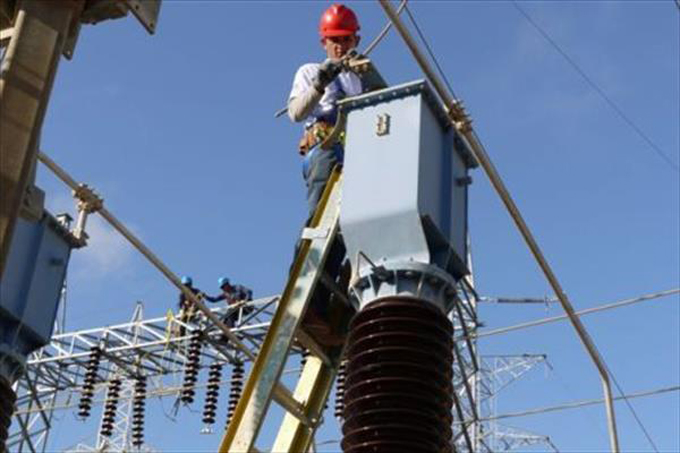 Este viernes continúan mejoras en redes eléctricas del municipio Guacara