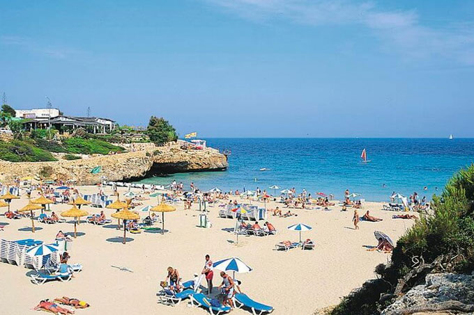 Tres turistas extranjeras fueron violadas en las playas de Mallorca