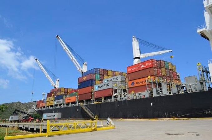 Arriban toneladas de alimentos e insumos médicos al puerto de Anzoátegui