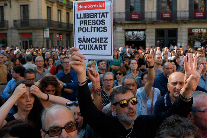 Protestan en España contra encarcelamiento de independentistas