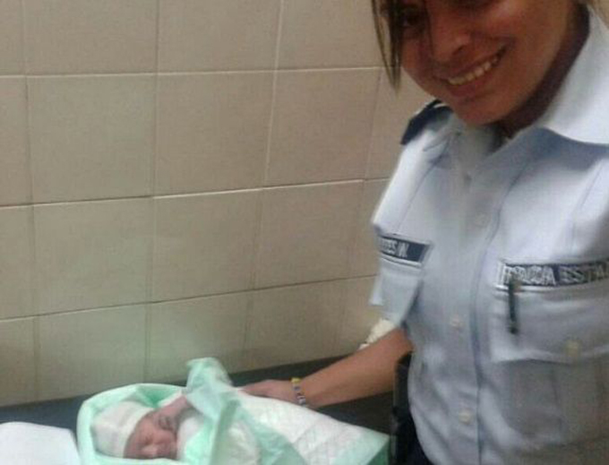 bebé recién nacida