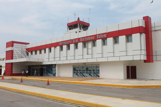 Reactivan operaciones comerciales del Aeropuerto Bartolomé Salom