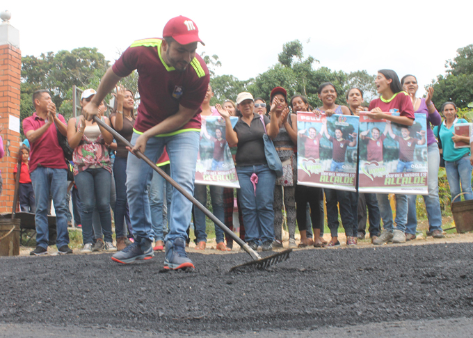 Brigadas “Caza Huecos” ha aplicado más de dos mil toneladas de asfalto