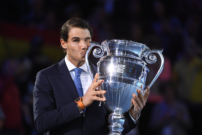 Rafael Nadal recibió trofeo como número uno del mundo en Londres