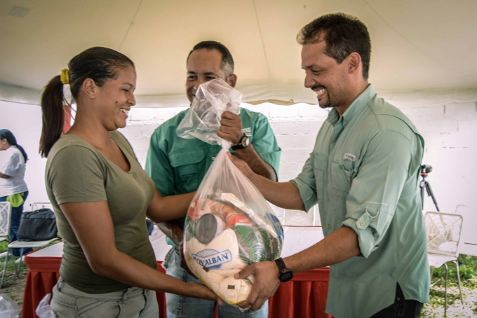 Más de 300 cocineros de la patria recibieron bolsa de alimentos en Libertador