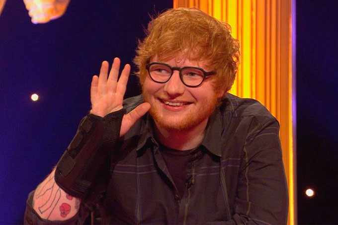 ¡Tremendo show! Ed Sheeran se besó con otro hombre (+fotos)