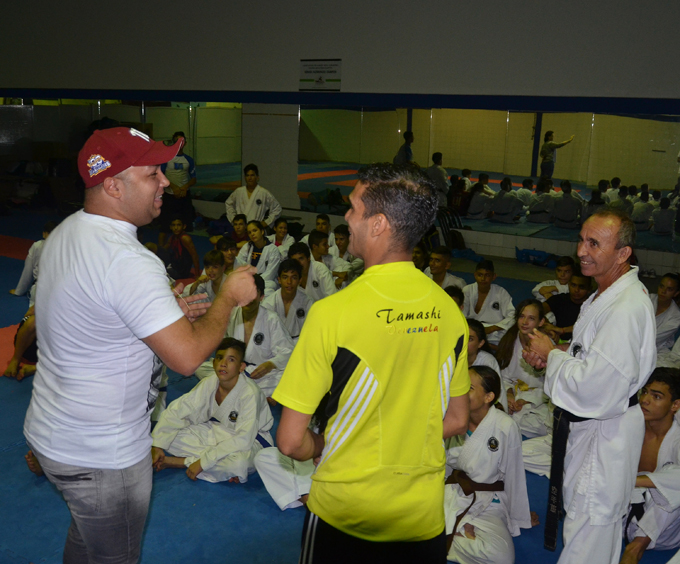 Karate carabobeño partió a Copa Internacional Simón Bolívar