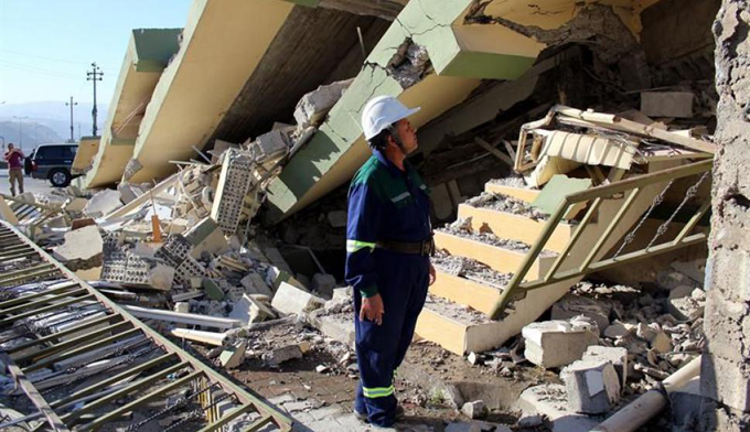 Asciende a 530 los muertos en Irán tras fuerte terremoto