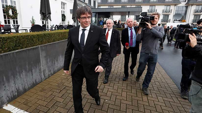 Juez belga informará el 14 de diciembre si extradita a Puigdemont
