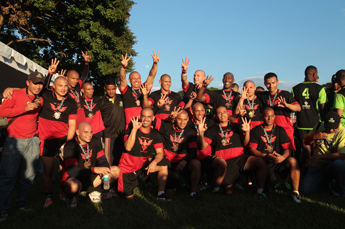 Aves de Fénix alzó la copa del torneo de rugby penitenciario (+fotos)