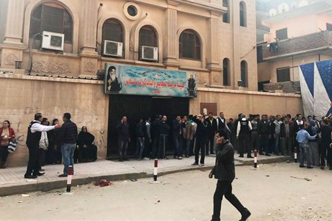 ¡Terrorismo! Ataque armado contra iglesia de El Cairo dejó 10 muertos