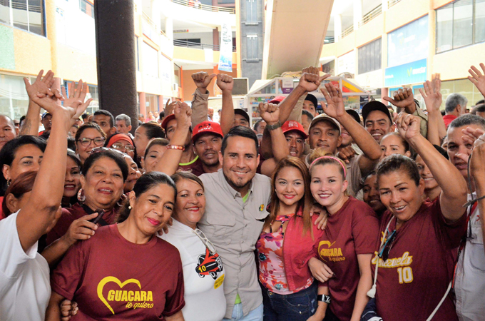 Johan Castañeda presentó propuestas a empleados de la Alcaldía de Guacara