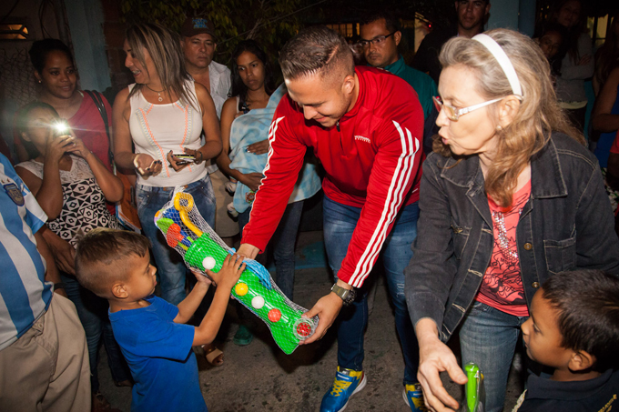 ¡14 mil sonrisas! Alcalde Gutiérrez entregó juguetes a niños de Naguanagua