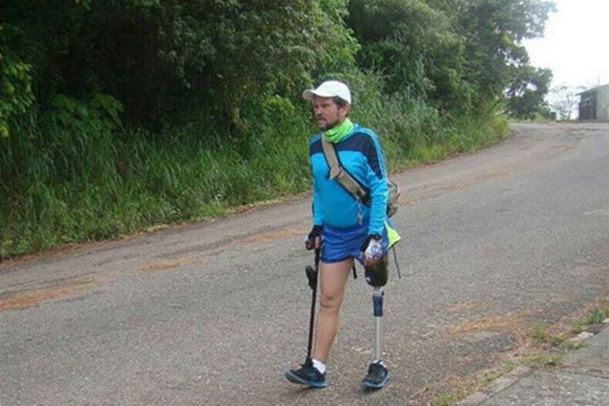 ¡Motivador! Este venezolano recorrerá Sudamérica con una pierna biónica