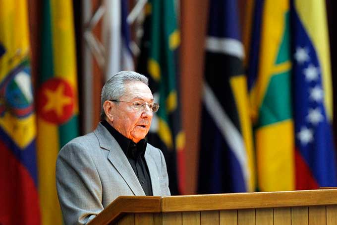 Cuba: postergan hasta abril salida de Raúl Castro de la presidencia