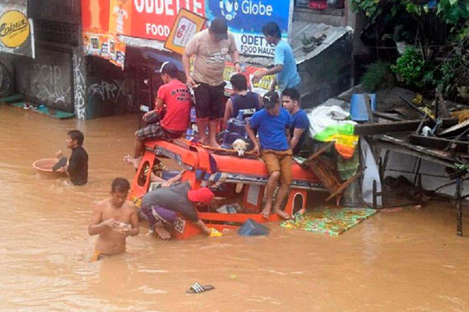 ¡Tragedia en Filipinas! Tormenta tropical ha dejado más de 130 muertos