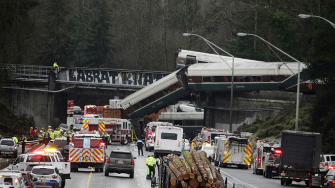 Varios muertos al descarrilarse un tren con pasajeros en EEUU