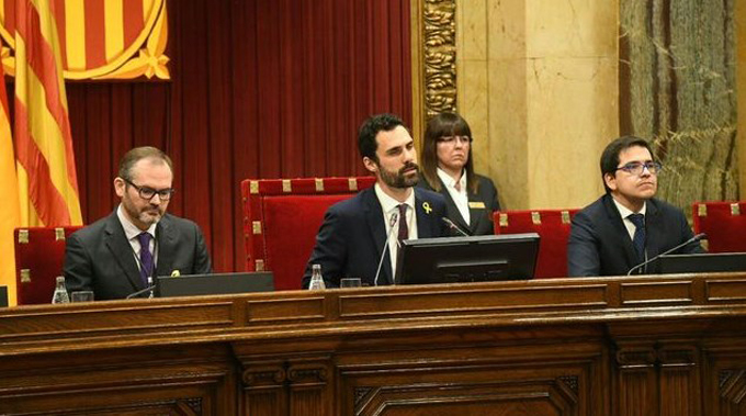 Roger Torrent ganó presidencia del Parlamento de Cataluña