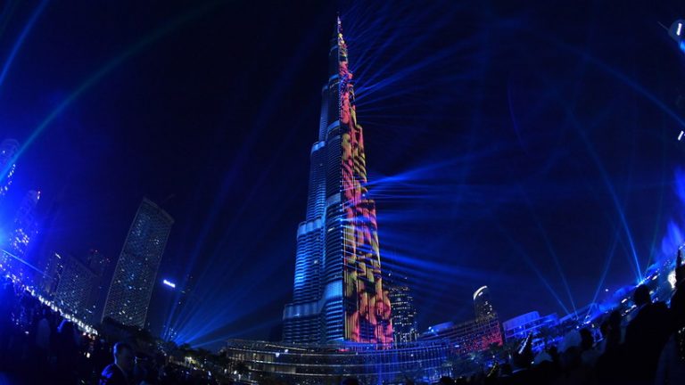 Dubái con récords Guinness en Año Nuevo por espectáculo de láser