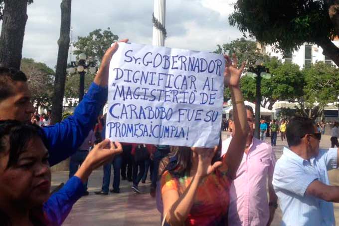 Maestros protestaron en Carabobo para solicitar aumento salarial