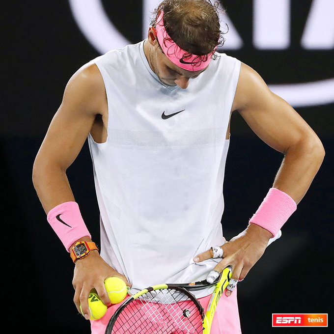 Rafael Nadal por lesión abandonó la semifinal del Abierto de Australia