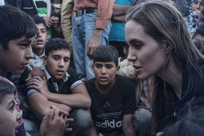 ¡Qué noble! Entérate qué famosa visitó a niños refugiados de Siria