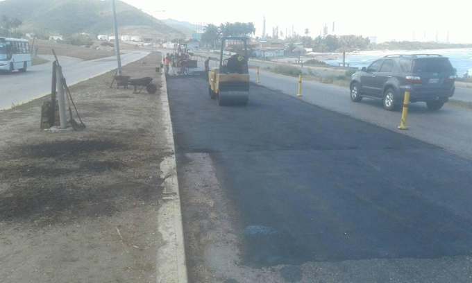 En Puerto Cabello aplicaron casi 800 toneladas de asfalto