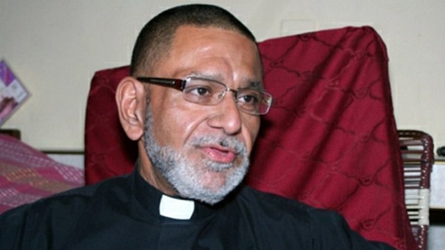 ¡Escándalo! Padre José Palmar detenido por ingreso ilegal a EEUU
