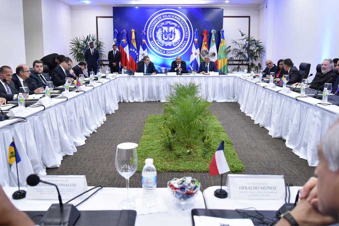 Chile amenaza con su salida de la mesa de diálogo