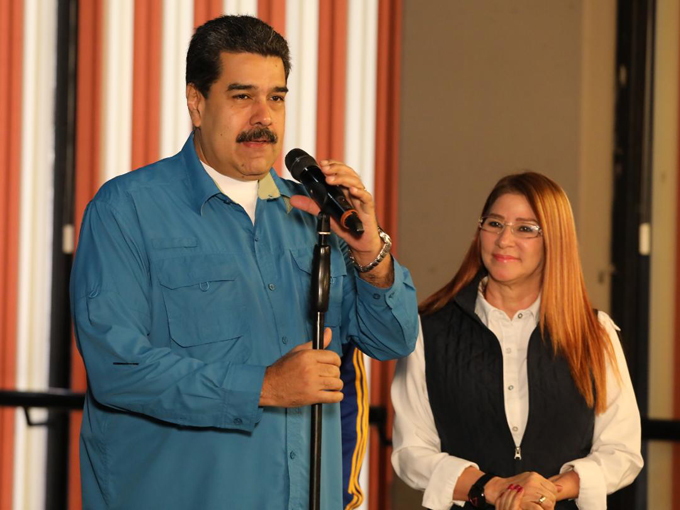 Maduro pidió que fecha de elecciones se fije «más tardar el lunes»