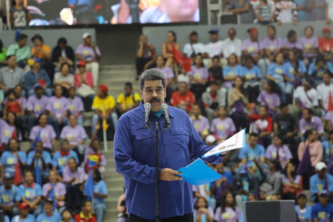 Presidente Maduro firmó acuerdo de paz: “Yo si tengo palabra”