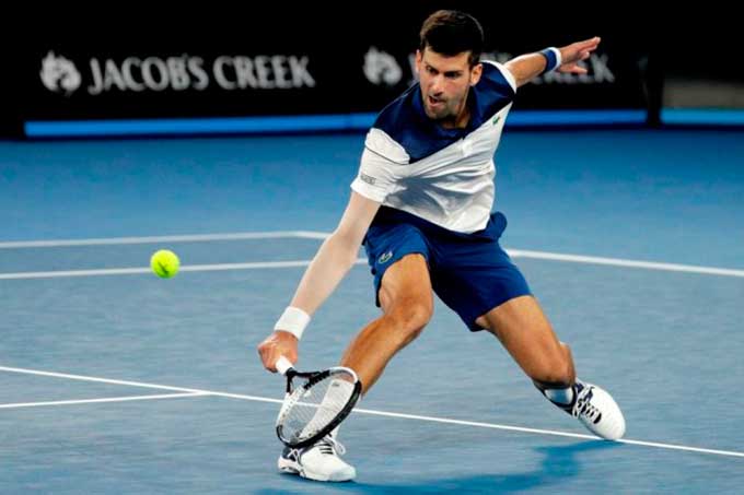 Tenista serbio Novak Djokovic fue operado de la mano derecha